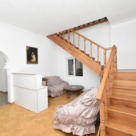 Guesthouses Opera Jerevan Exteriör bild