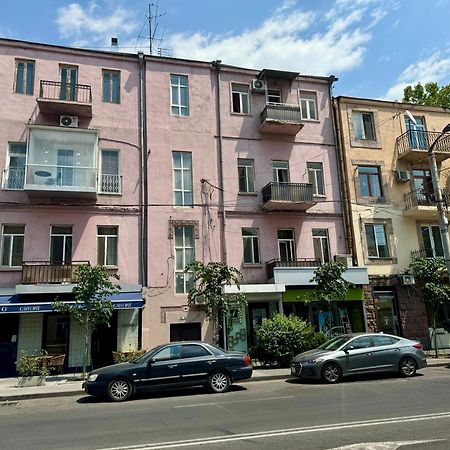 Guesthouses Opera Jerevan Exteriör bild