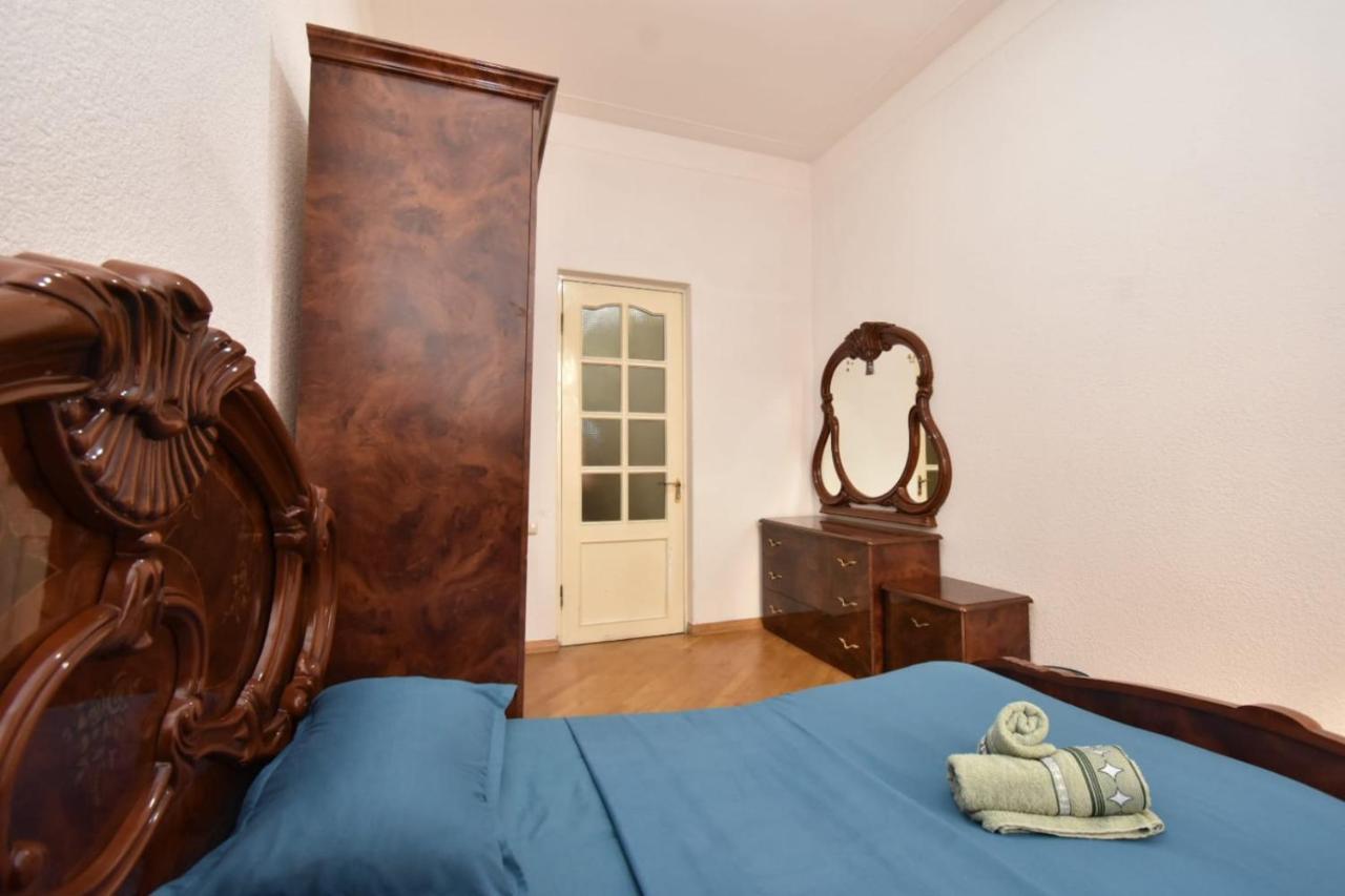 Guesthouses Opera Jerevan Exteriör bild