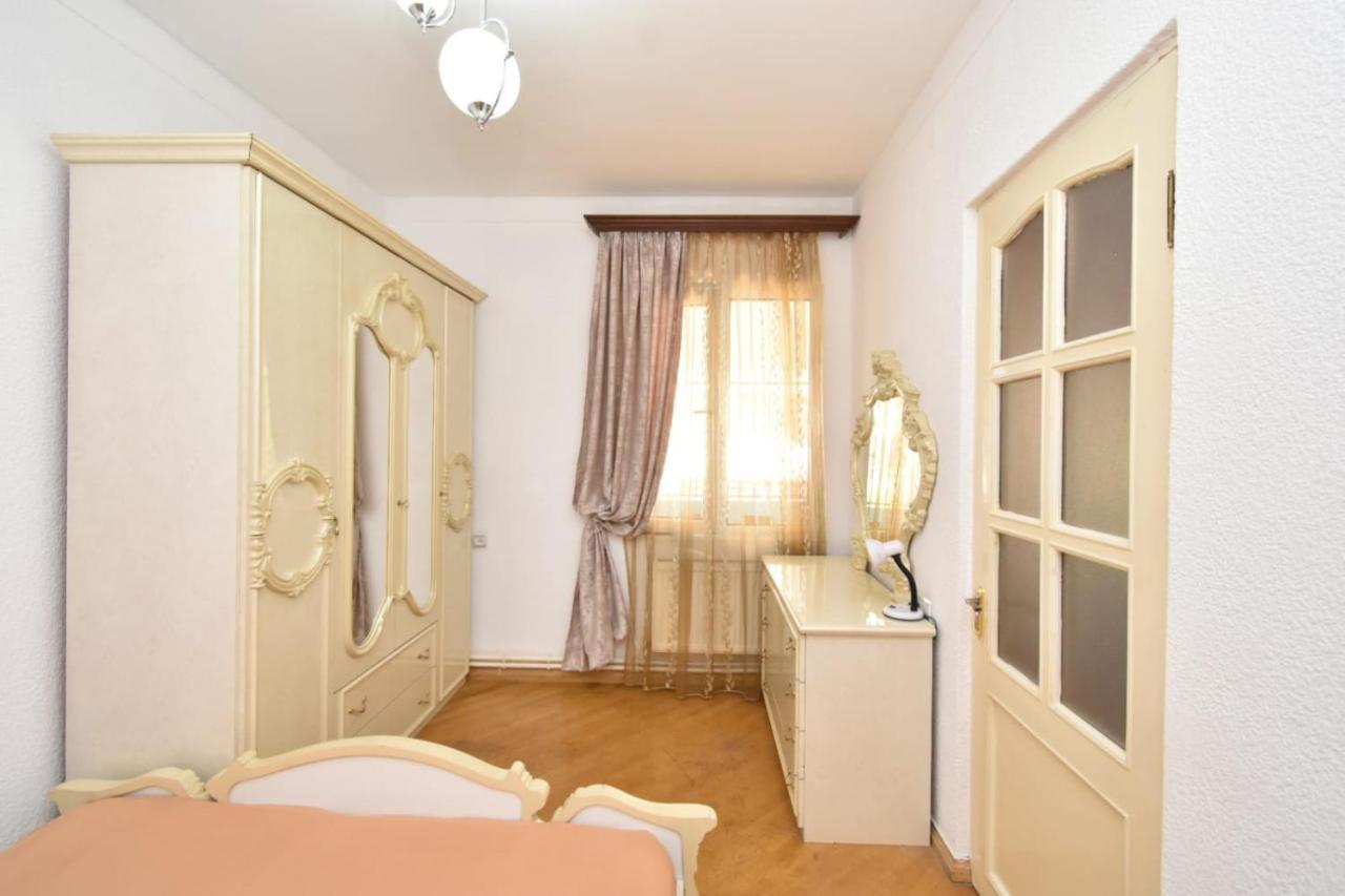 Guesthouses Opera Jerevan Exteriör bild