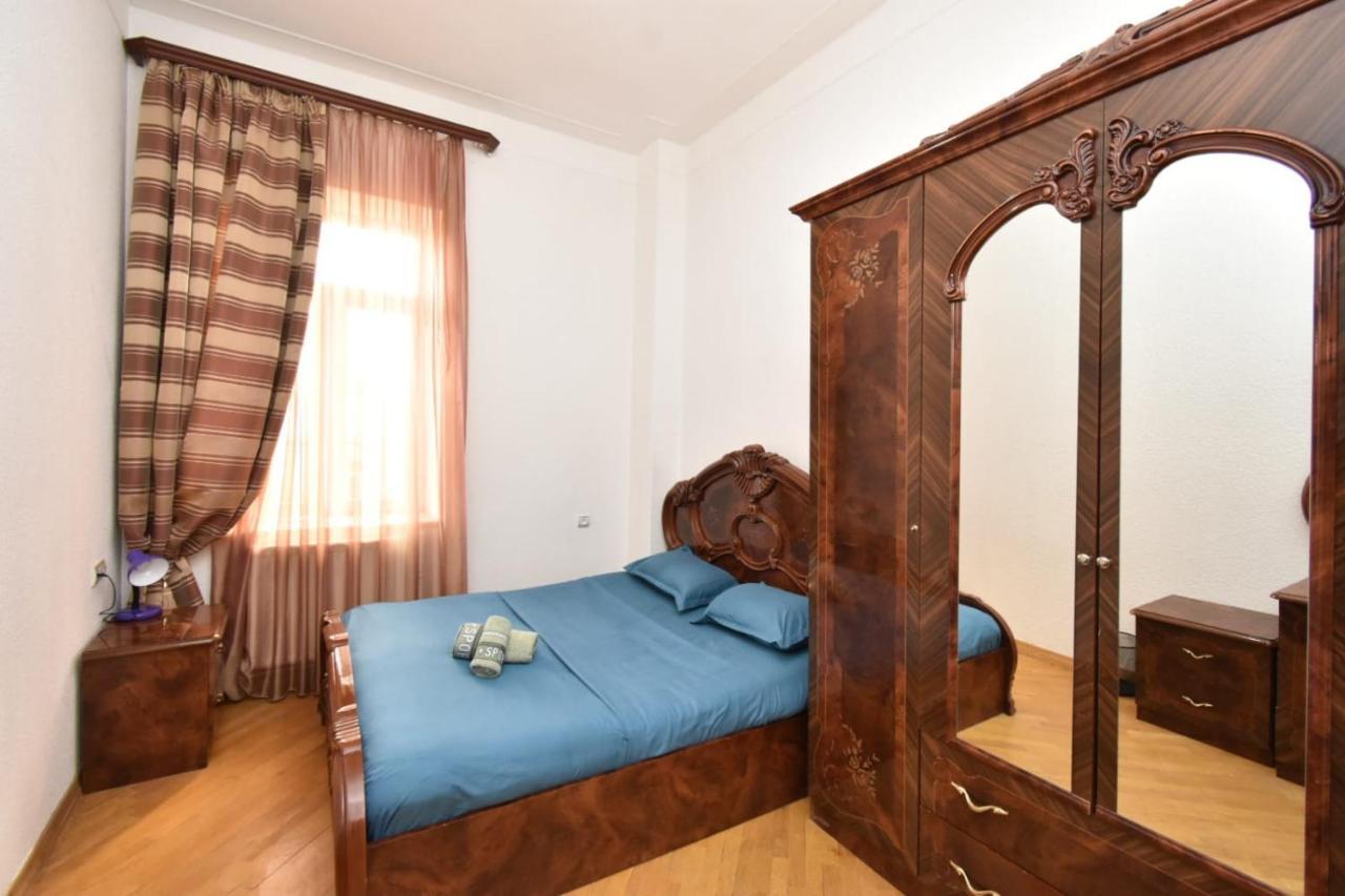 Guesthouses Opera Jerevan Exteriör bild