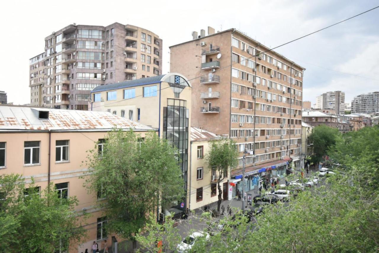 Guesthouses Opera Jerevan Exteriör bild