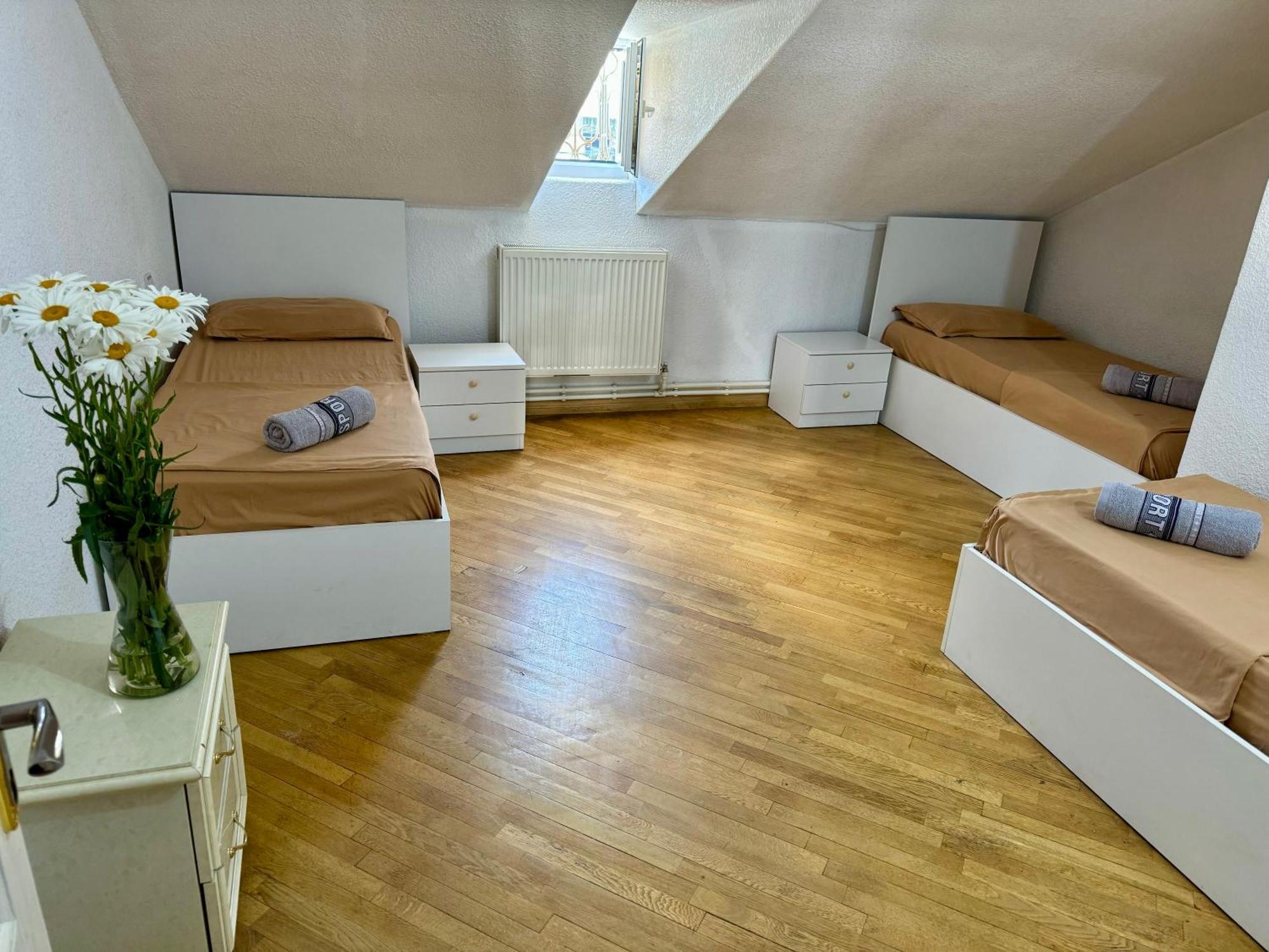 Guesthouses Opera Jerevan Exteriör bild